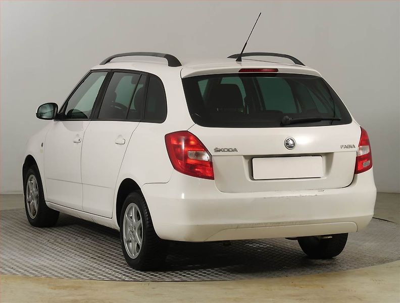 Škoda Fabia (2013) 1.2 TSI, po STK, udržované - fotka 4 z 18