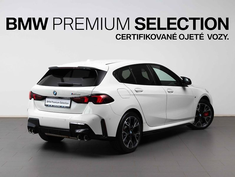 BMW Řada 1 M135 xDrive - fotka 5 z 22