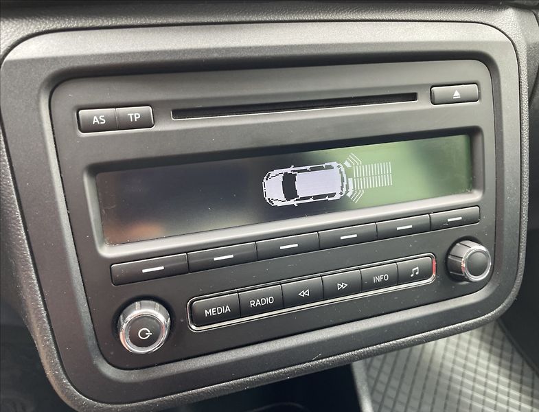 Škoda Roomster 1,2 TSi,77kW,serv.kn. - fotka 16 z 23