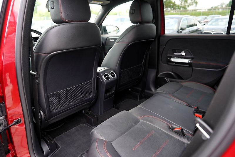 Mercedes-Benz GLB 200d 4Matic/AMG/AT/150 PS/Led - fotka 34 z 41