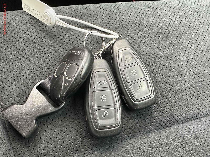 Ford S-MAX (2011) 2.2 TDCi, Navi, temp - fotka 22 z 22