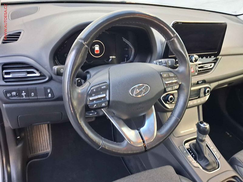 Hyundai i30 (2022) 1.5T-GDi 48V MHEV, ČR, Style - fotka 13 z 20