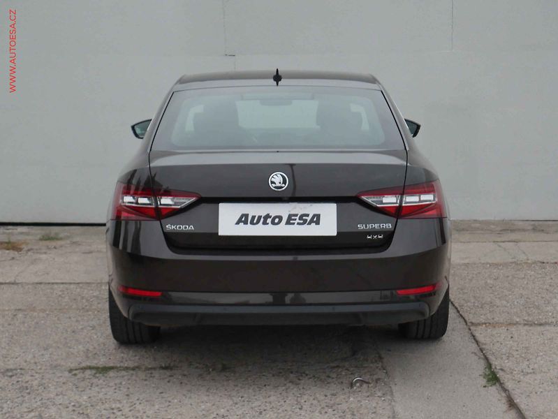 Škoda Superb (2019) 2.0 TDi 4x4, ČR, DSG, kůže - fotka 5 z 20
