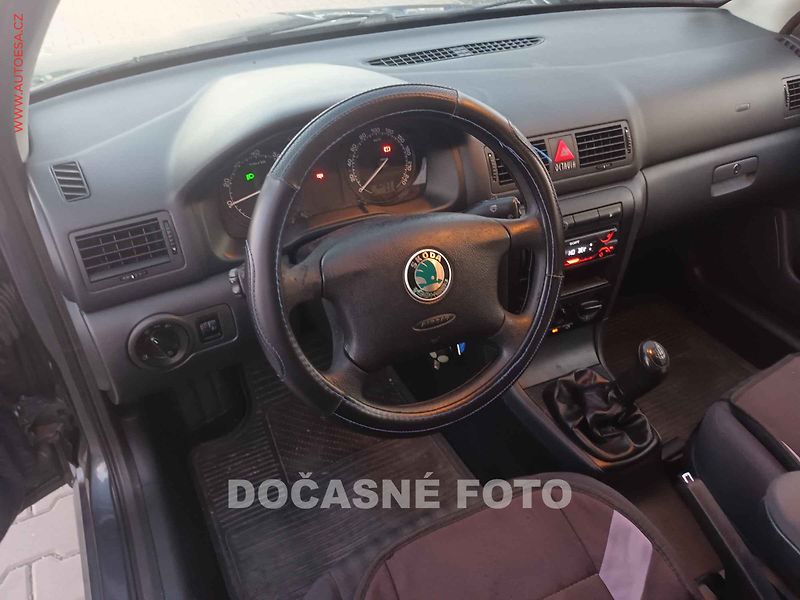 Škoda Octavia (2008) 1.6MPI, 2.maj,ČR, AC, STK6/28 - fotka 3 z 3