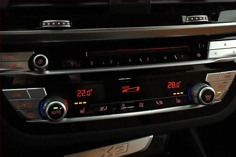 BMW X3 (2018) Luxury line xDrive20d - fotka 17 z 20