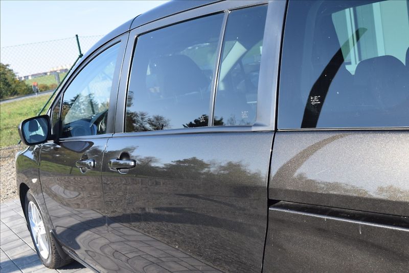 Mazda 5 2,0 DiSi 110KW  ALU VÝHŘEV SED - fotka 11 z 46