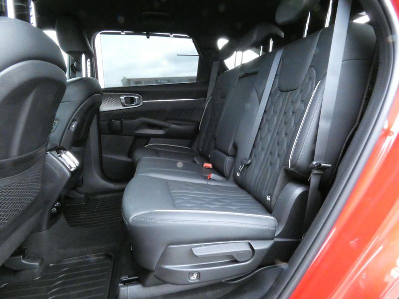 Kia Sorento (2023) Exclusive 2,2 CRDi 4x4 - fotka 20 z 30