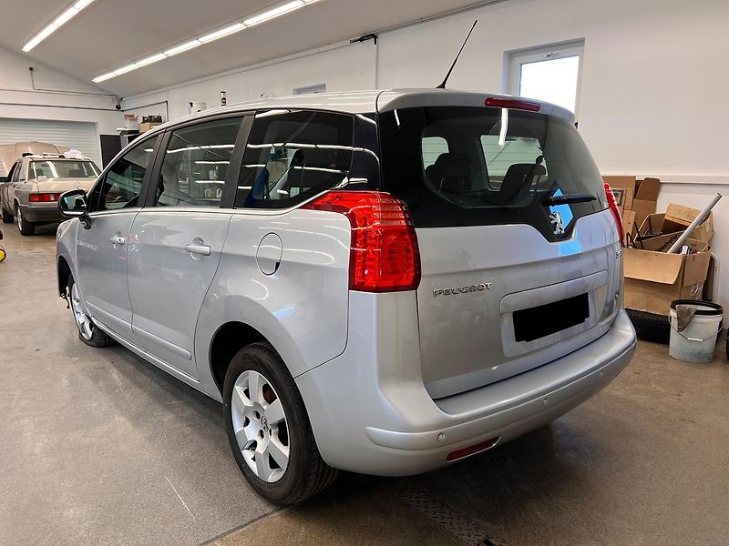 Peugeot 5008 1.6HDi 80kW - fotka 5 z 15
