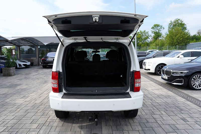 Jeep Cherokee 2.8 CRD L/automat/tažné/klima/ - fotka 11 z 37
