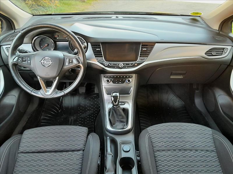 Opel Astra 1,6 CDTi 81kW - fotka 34 z 49