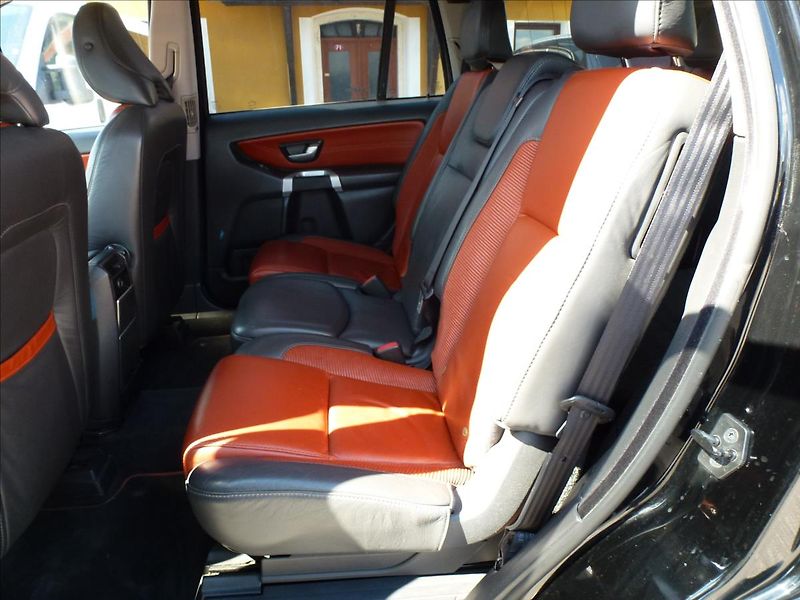 Volvo XC90 2,4 D5 4x4 Nové rozvody Odpoče - fotka 19 z 53