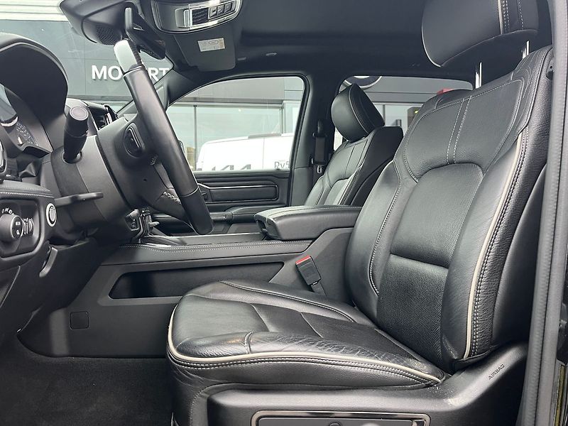 RAM 1500 5.7 V8 395 HP Crew Cab Limited - fotka 6 z 10