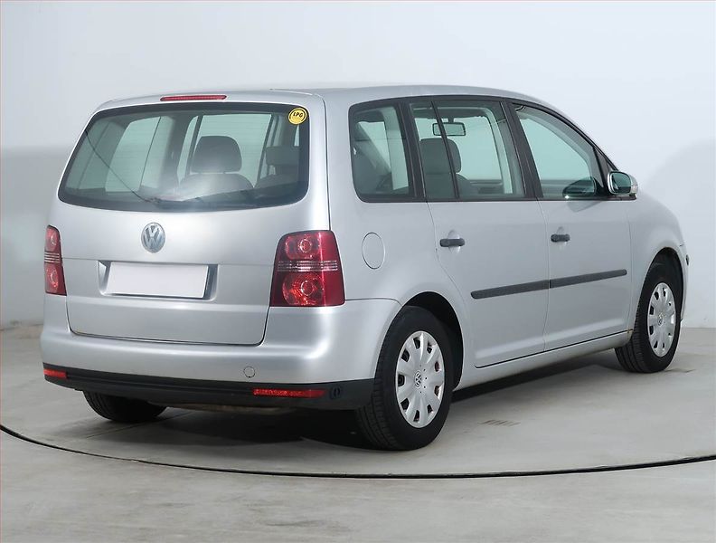Volkswagen Touran (2007) 1.6, LPG, Tempomat - fotka 5 z 17