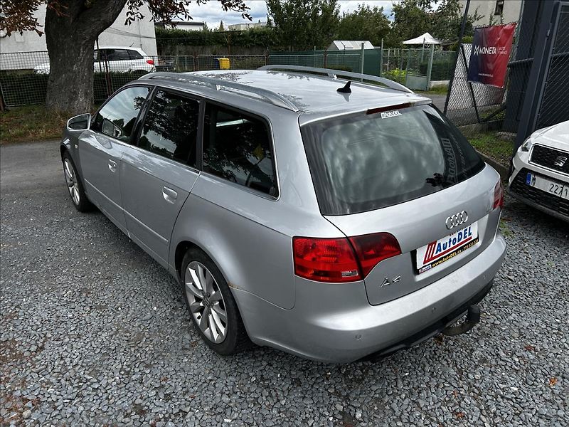 Audi A4 2,0 TDi Automat  NováSTK,Tažné - fotka 3 z 42