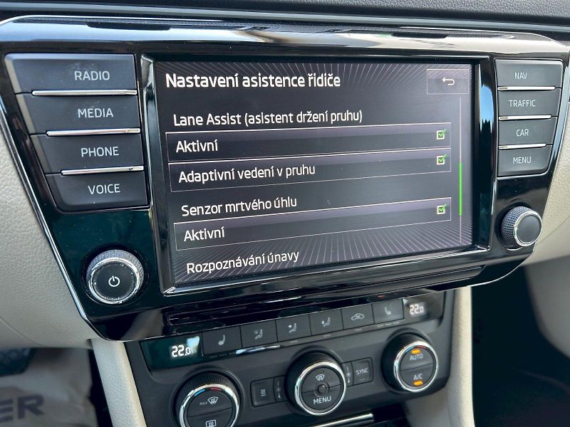 Škoda Superb (2016) Laurin & Klement 2.0 TDI 140kW - fotka 23 z 35