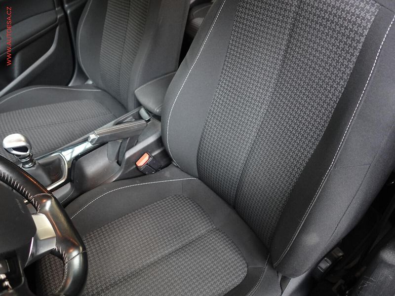 Peugeot 308 (2018) 1.5 HDi, Navi, AC - fotka 9 z 22