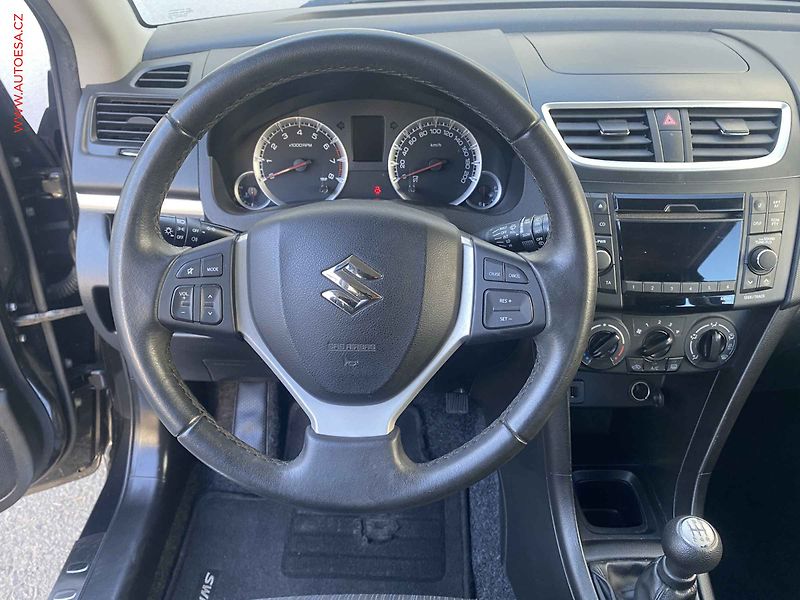 Suzuki Swift (2015) 1.2 VVT, Klima - fotka 11 z 15