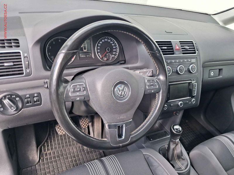 Volkswagen Touran (2012) 1.4 TSi, Match, navi, panor - fotka 12 z 18