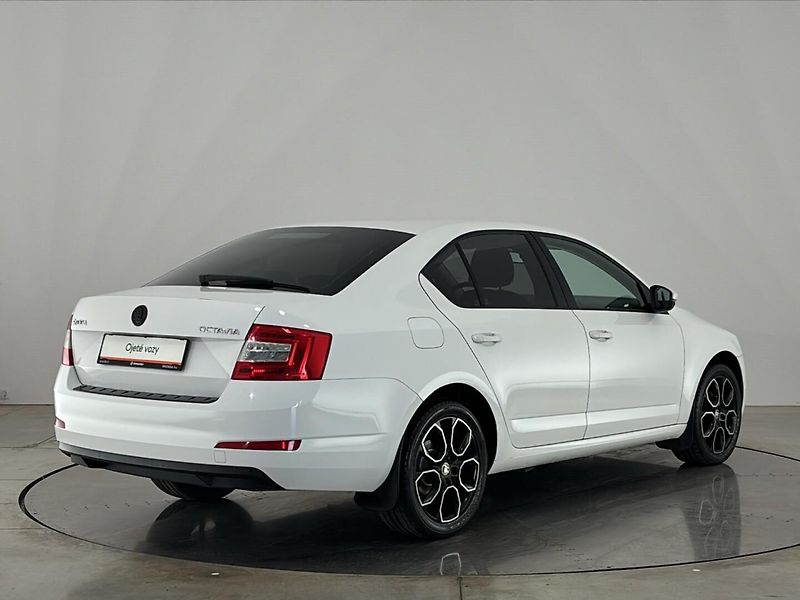 Škoda Octavia Elegance - fotka 2 z 28