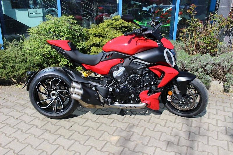 Ducati Diavel (2023) V4 RED 2023 - fotka 5 z 10