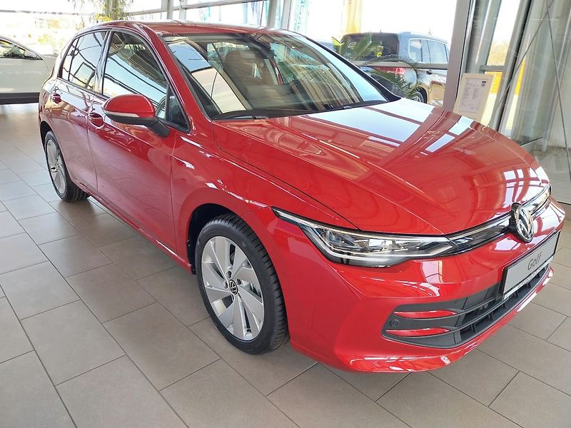 Volkswagen Golf (2026) People 1,5 TSI 7DSG mHEV - fotka 4 z 6
