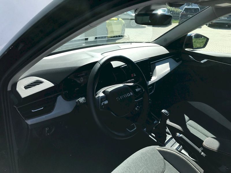 Škoda Kamiq (2025) SELEC TSI 85/1.0 M6F - fotka 17 z 28