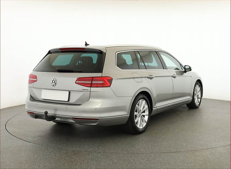 Volkswagen Passat (2015) Comfortline 2.0 TDI, 4X4 - fotka 5 z 20
