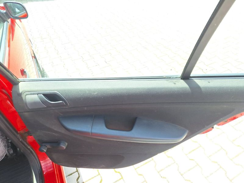 Škoda Fabia (2006) 1.2 HTP / 40 kW / 5MP / Classi - fotka 25 z 33