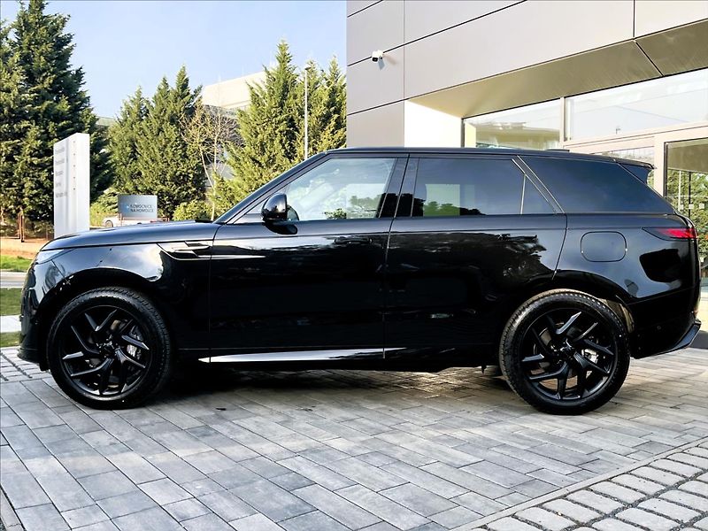 Land Rover Range Rover Sport (2026) 3,0 P460e DYNAMIC SE PHEV - fotka 2 z 39