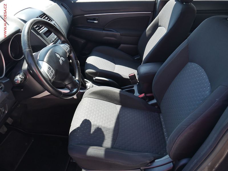 Mitsubishi ASX (2012) 1.6 MiVEC, ČR, AC, tažné - fotka 9 z 18