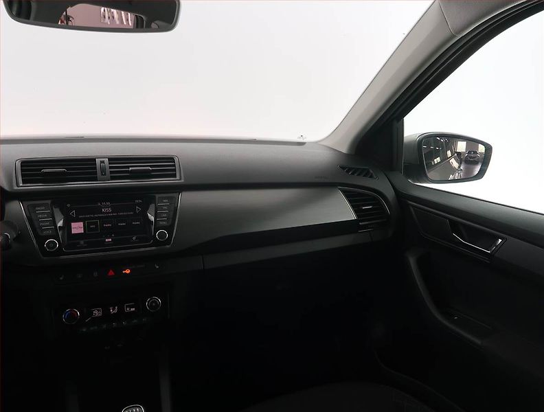 Škoda Fabia (2018) Style 1.0 TSI, Navi, Tempomat - fotka 8 z 20
