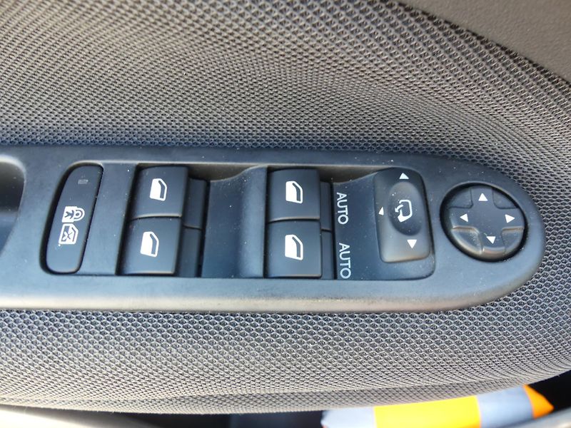 Citroën C3 Picasso (2016) 1,4 VTi MAN5 - fotka 16 z 17