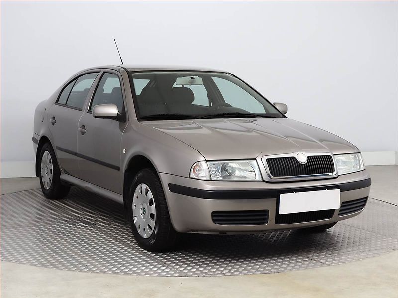 Škoda Octavia (2007) 1.6, nová STK, Tažné - fotka 1 z 11