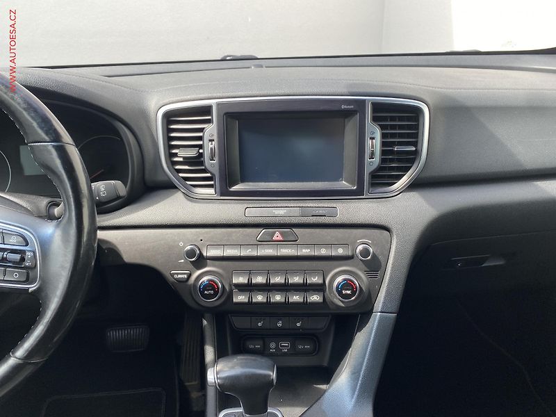 Kia Sportage (2018) 2.0 CRDi 4x4, ČR, AT, navi - fotka 12 z 16