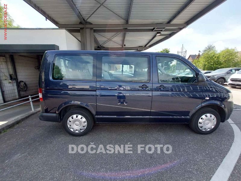 Volkswagen Transporter (2015) 2.0TDi 9míst, 103kW, AC, TZ - fotka 7 z 19