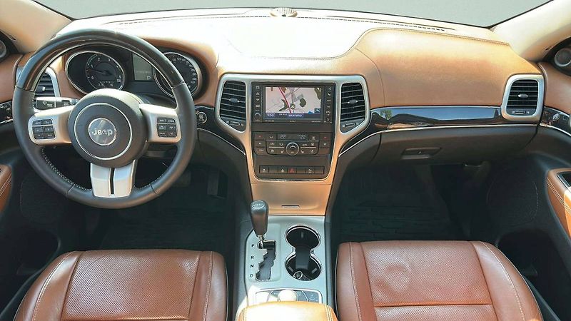 Jeep Grand Cherokee Overland Summit 3,0 CRD 177kW - fotka 9 z 34