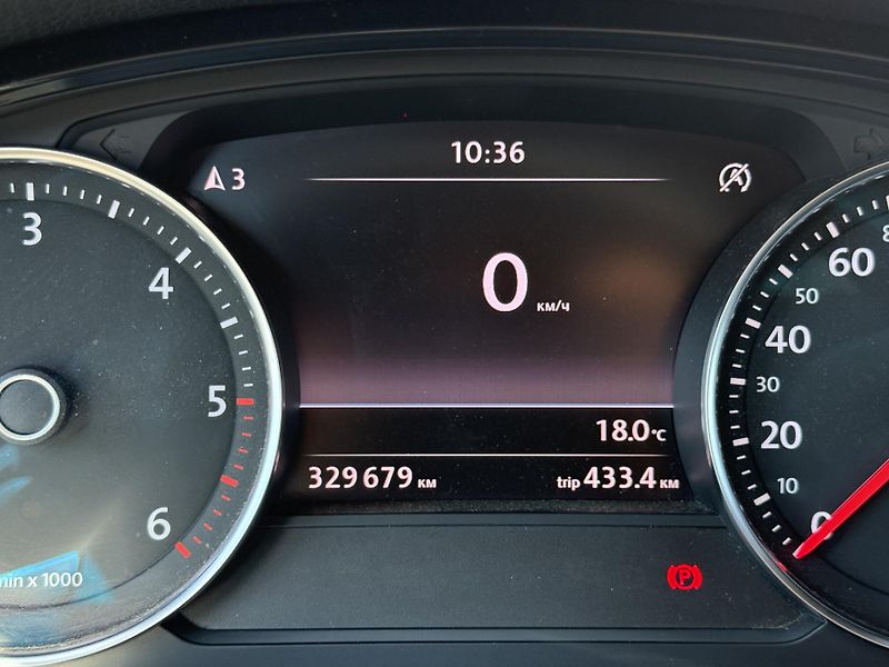 Volkswagen Touareg (2011) 3.0TDI R line 180kW - fotka 16 z 25