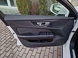 Volvo V60 B4 FWD Momentum Pro,ČR,1.Maj. - náhled 37