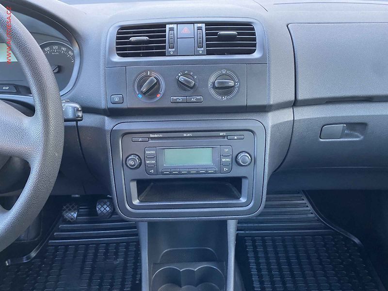 Škoda Fabia (2011) 1.2 TSI, ČR, Ambiente - fotka 12 z 13