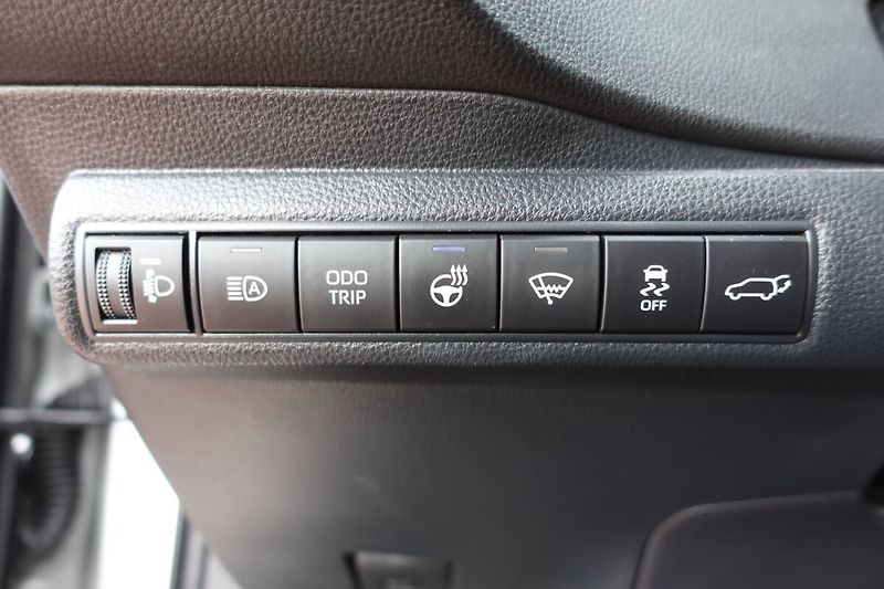 Toyota Corolla 2,0 HEV Style TS - fotka 20 z 33