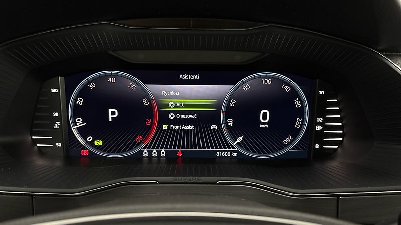 Škoda Superb 2.0 TSI DSG Style Combi - fotka 10 z 29