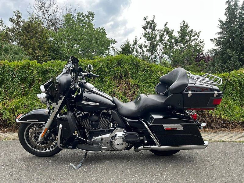 Harley-Davidson FLHTK Electra Glide Ultra Limited 1690 (2012) - fotka 6 z 12