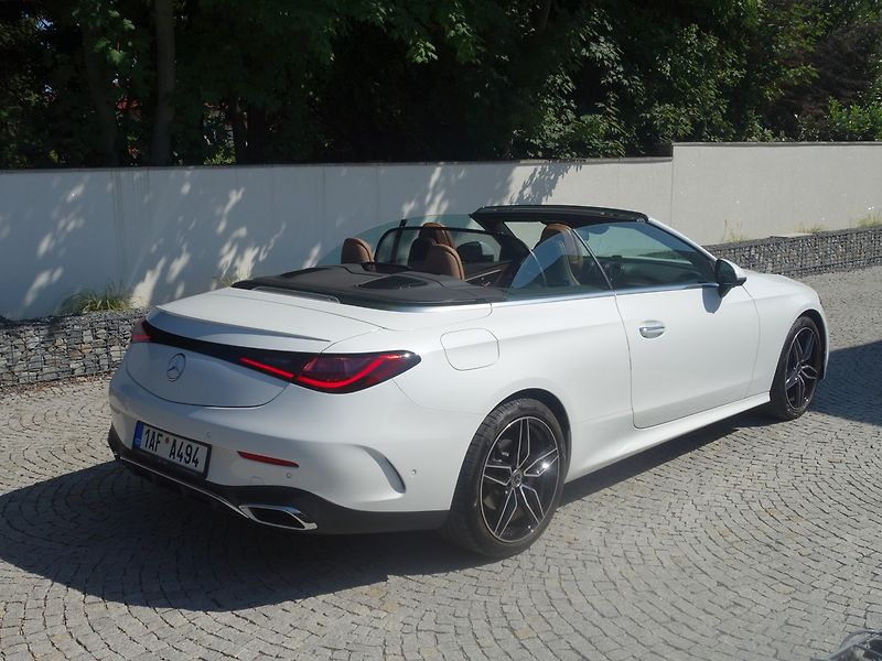 Mercedes-Benz CLE (2024) 300*4M*CABRIO*AMG*TOP-VÝB*CZ!! - fotka 10 z 50