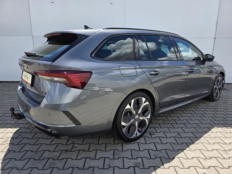 Škoda Octavia Combi DSG 2,0 TSi 195 kW RS - fotka 2 z 24