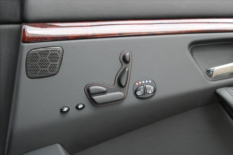 Mercedes-Benz Třídy S S 600 Long V12 / Lorinser - fotka 33 z 43