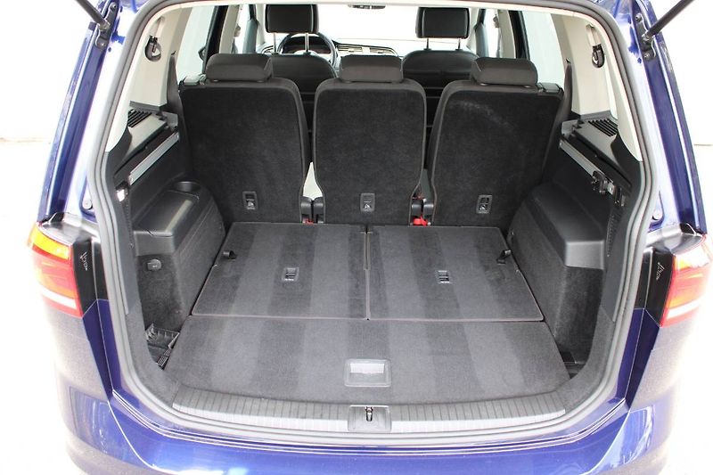 Volkswagen Touran (2023) 1.5 TSI DSG 7 míst Tažné LED - fotka 14 z 35