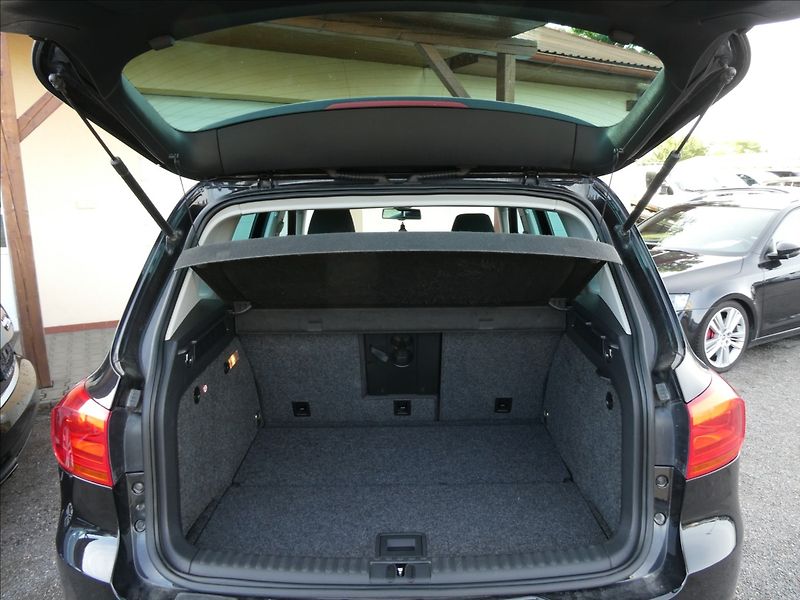 Volkswagen Tiguan 2,0 TDi 130kW 4MOTION, závěs - fotka 19 z 43