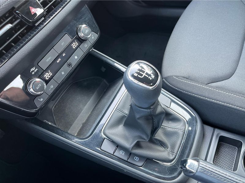 Škoda Fabia 1.0 TSI 70 kW TOP SELECTION - fotka 20 z 26