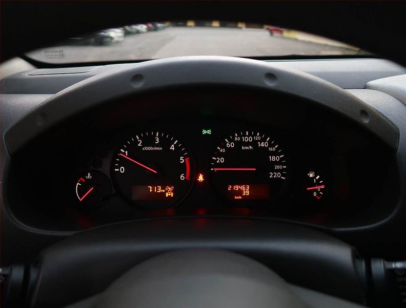 Nissan Navara (2011) 2.5 D, 4X4, Vyhř. sedaček - fotka 11 z 19