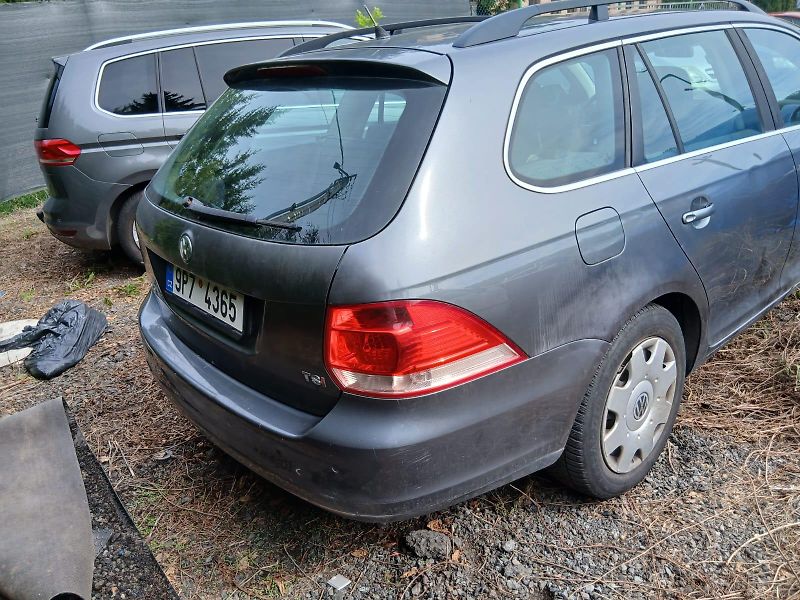Volkswagen Golf 1.4TSI, točí, ale nechytne - fotka 6 z 16
